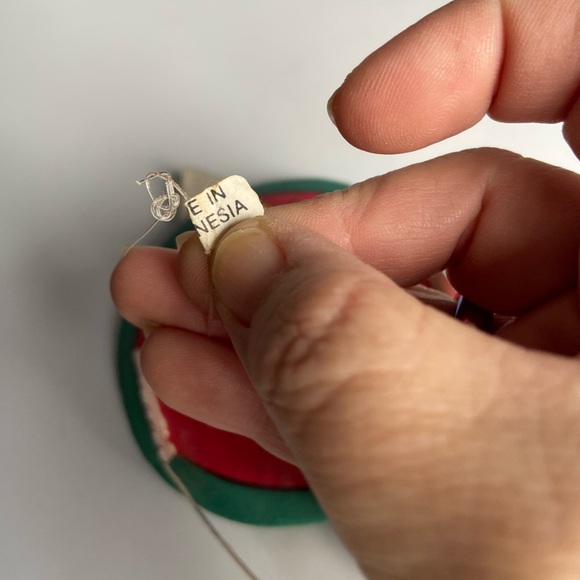 Handpainted Balsa Wood UFO - Picture 7 of 12